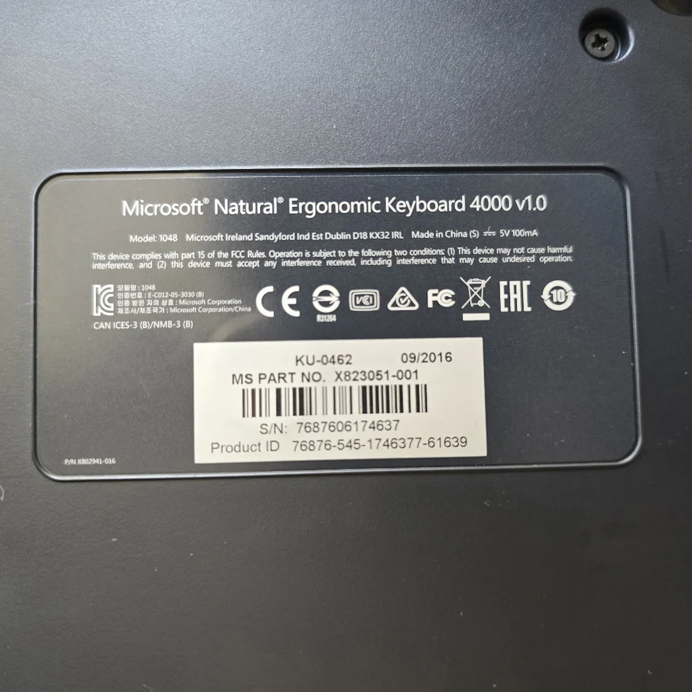 Microsoft Natural Ergonomic Keyboard 4000 v1.0 KU-0462 USB Wired W/ Front Riser